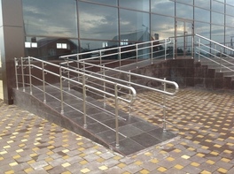 Перила для входной группы с двойным поручнем - fgospostavki.ru - Лесной